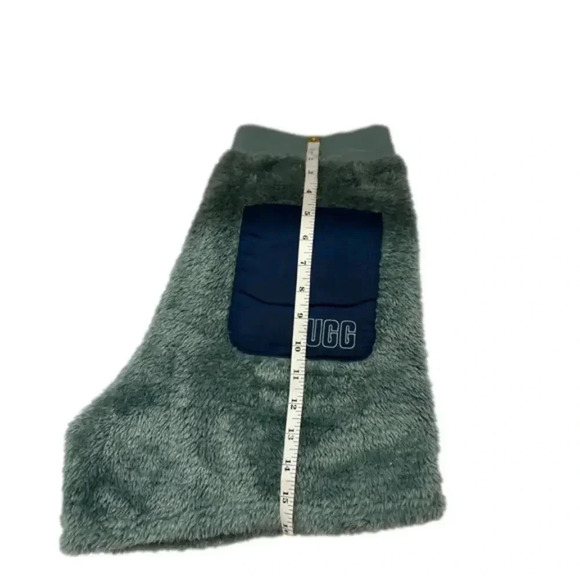 Ugg Camilia Sherpa Shorts Women’s Size M NWT - Picture 6 of 10